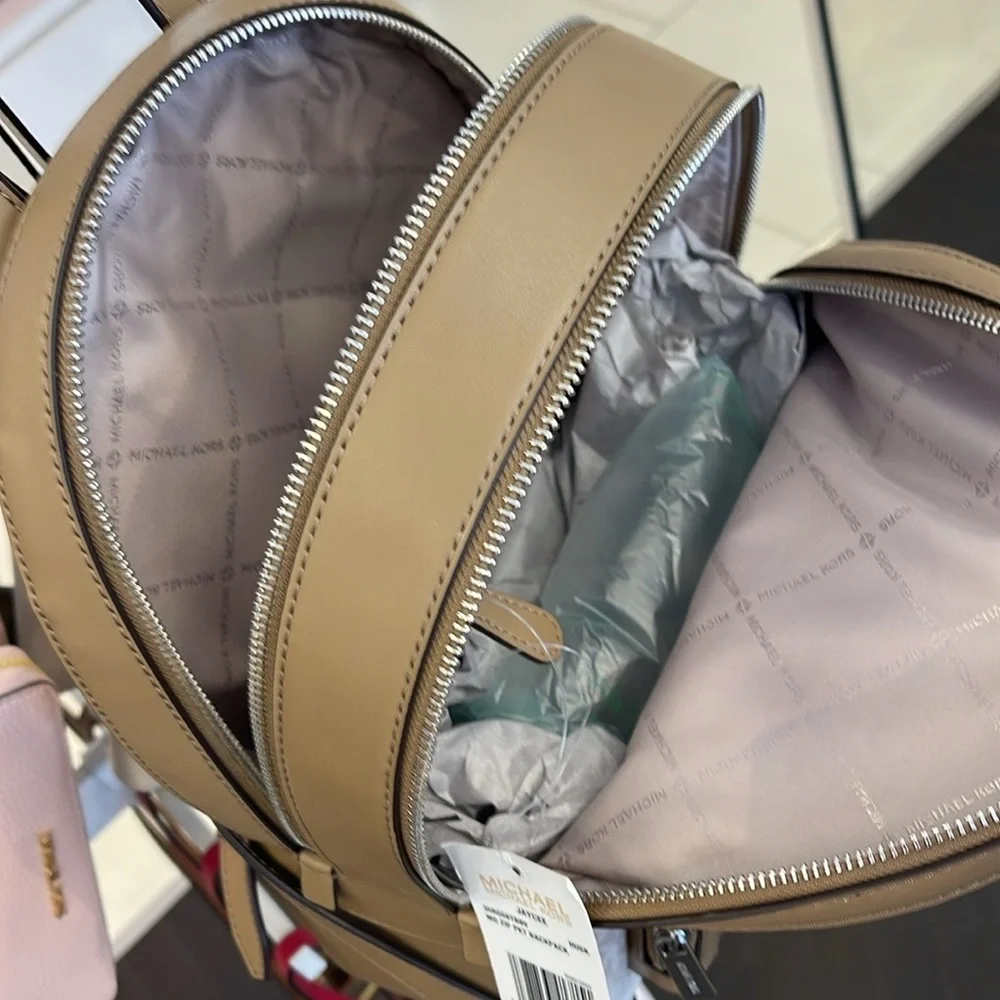 MICHAEL KORS Jaycee Medium Ombré Signature Logo Backpack
Husk
NWT - Picture 13 of 16